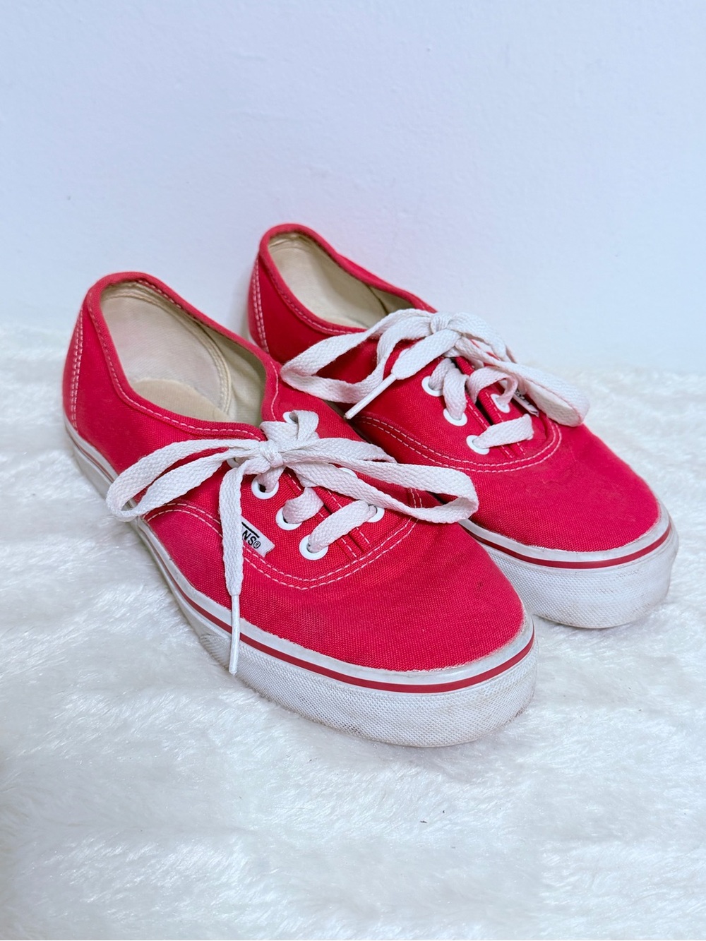 Vans Authentic Skate Shoe - Red size 5.5